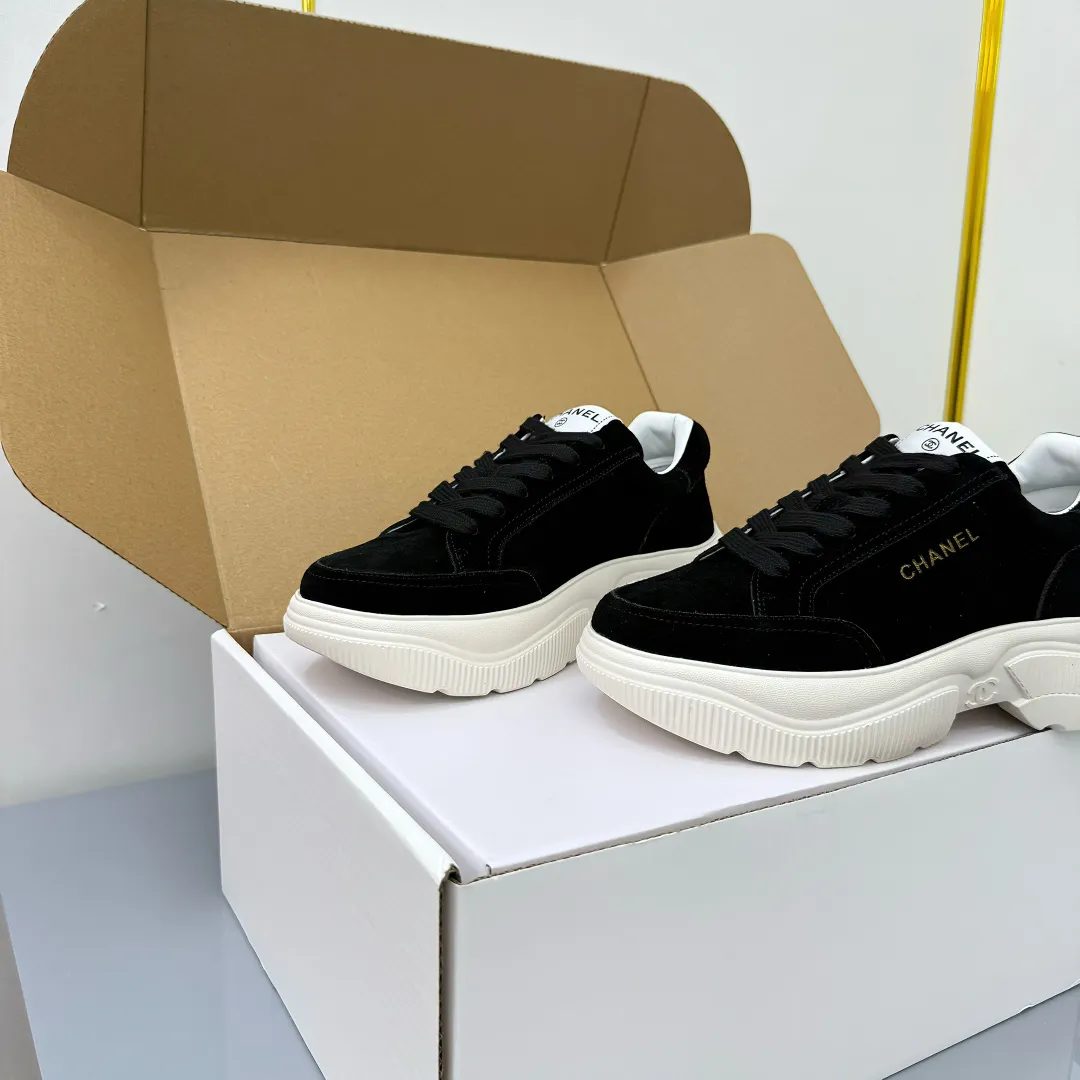 👟👟Ex-factory price 620👟👟 Chanel bread shoes ~ original calfskin panda shoes Chanel 25C latest hot style panda black and white sports shoes casual sneakers Xiaoxiang hot item classic black and white panda color coco girls must pay Fabric: original custom mixed sheepskin lining: original imported breathable mesh lining outsole: Original molded rubber + TPU combination Size: Women's 35-41